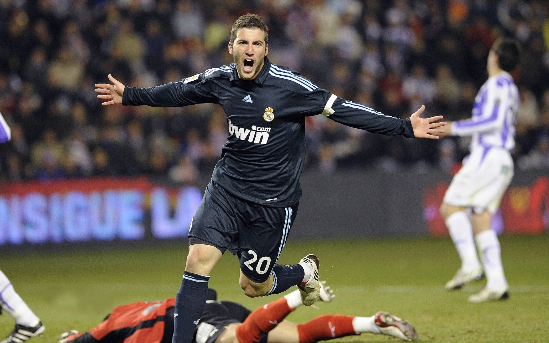 亚冠联赛中国青年队逆袭 球员评分成为焦点,亚冠都上青年队